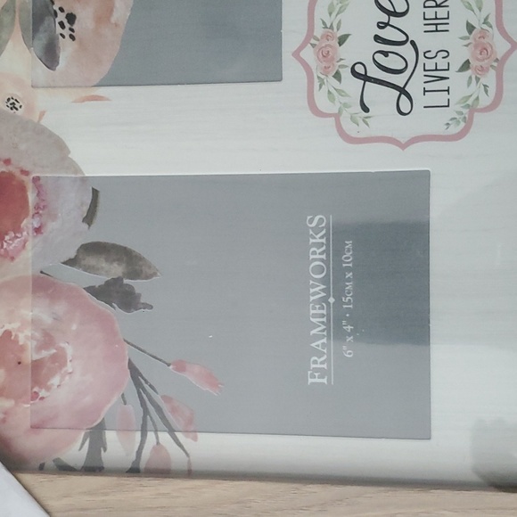 🌺 FRAMEWORKS Love Lives Here Photo Frame - New - Picture 3 of 6